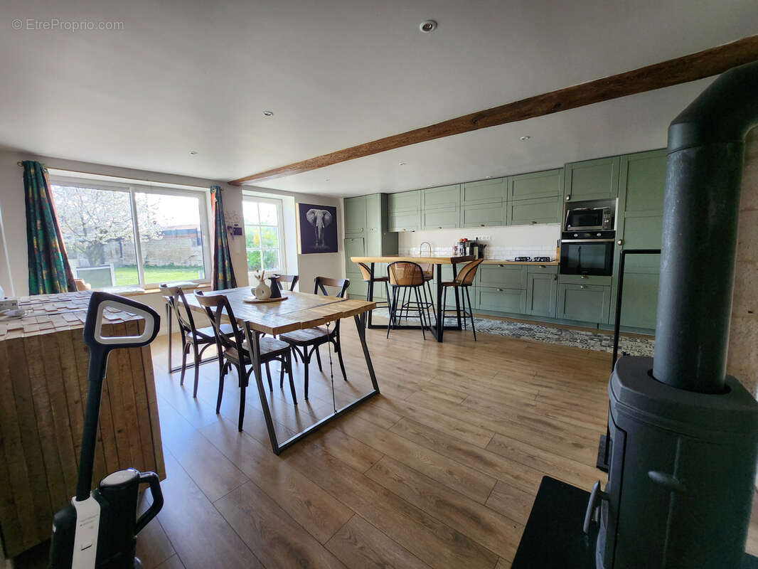 Maison à SAINTE-GEMME-LA-PLAINE