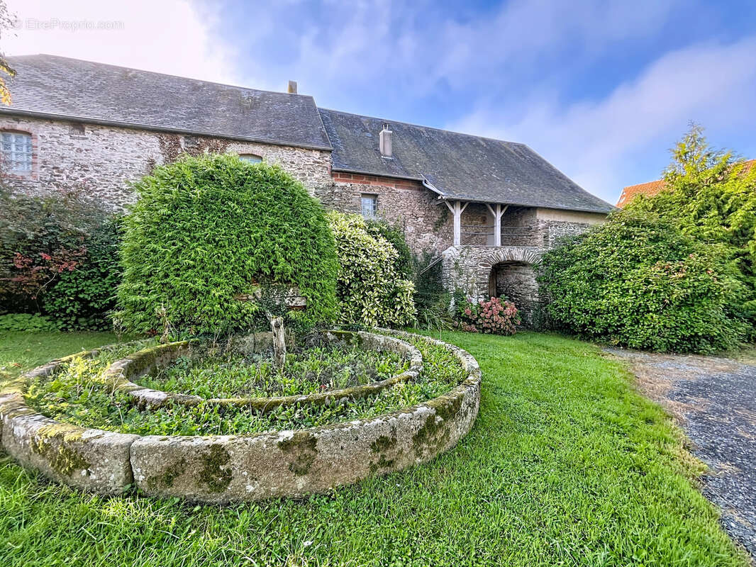 Maison à SAINT-JEAN-DE-SAVIGNY