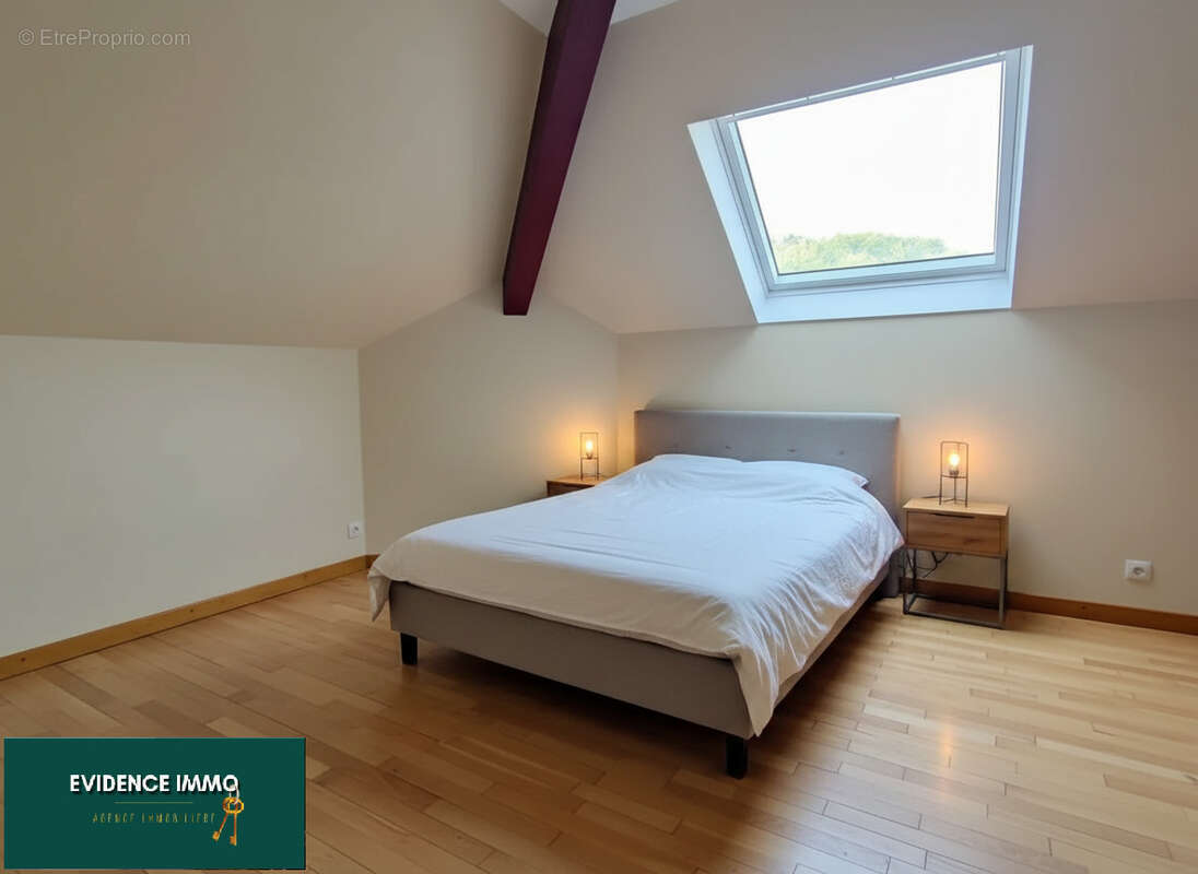Appartement à NIVOLAS-VERMELLE