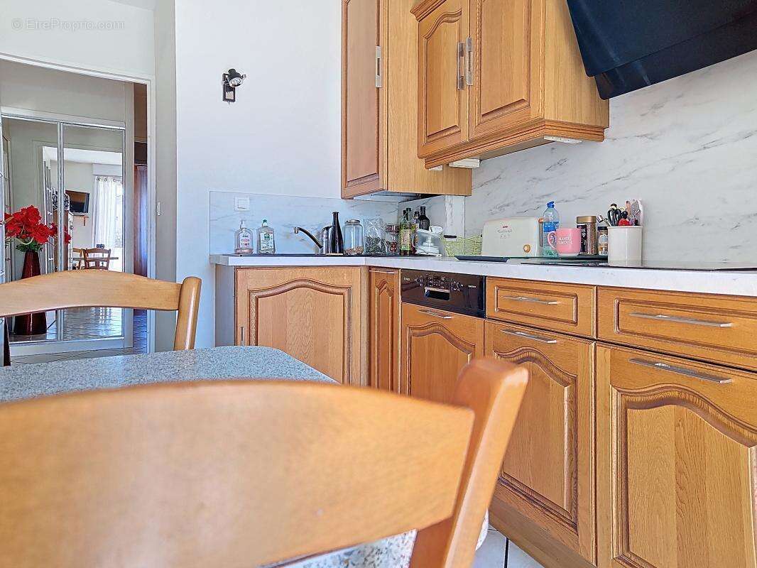 Appartement - 3 Chambres - 2  Balcons - 2 Caves - Garage possible en sus - Proche toutes commodités - photo 17
