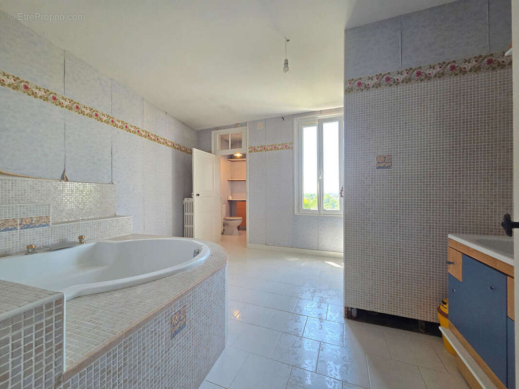 Maison Angouleme 8 pièce(s) 153 m2 - photo 11