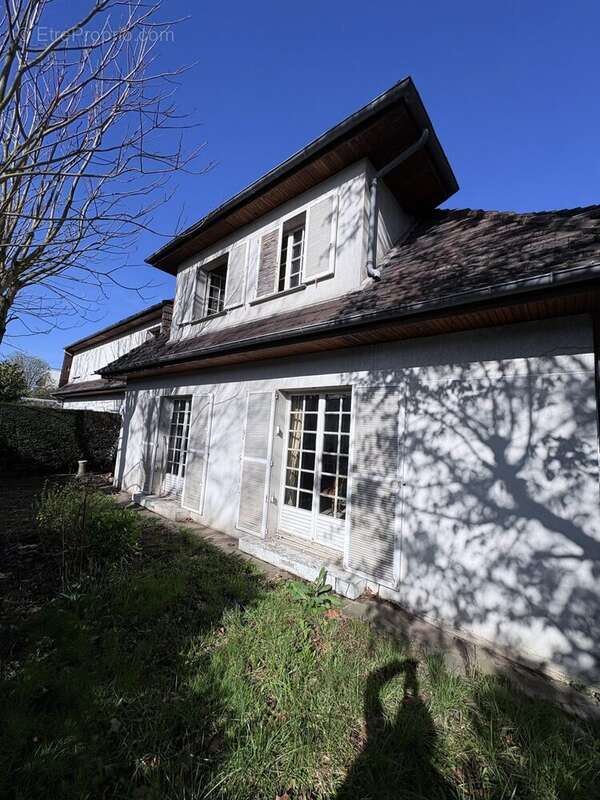 Maison 241 m² à Saint-Maur-Des-Fosses  - photo 8