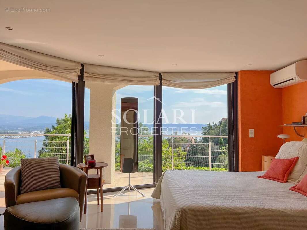 Maison à THEOULE-SUR-MER