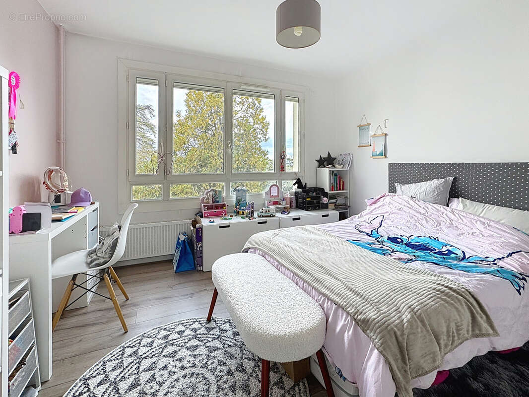 Appartement à SAINT-GENIS-LAVAL