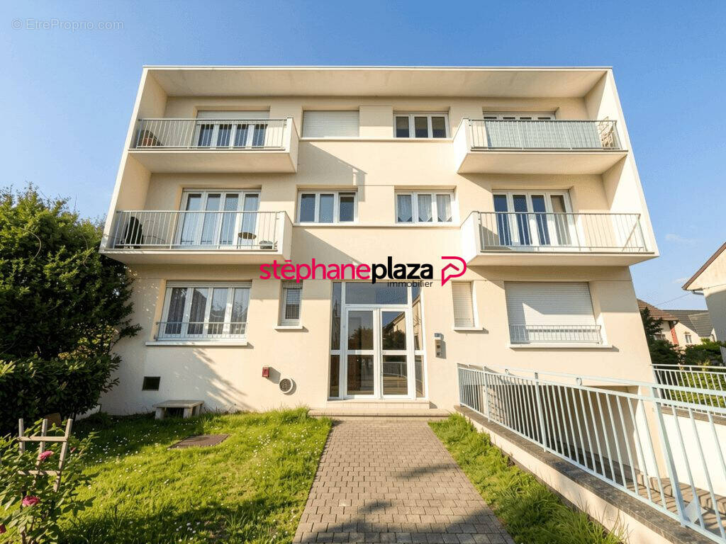 Appartement à HOUILLES