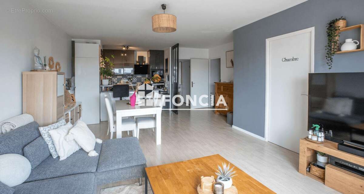 Appartement à SARTROUVILLE