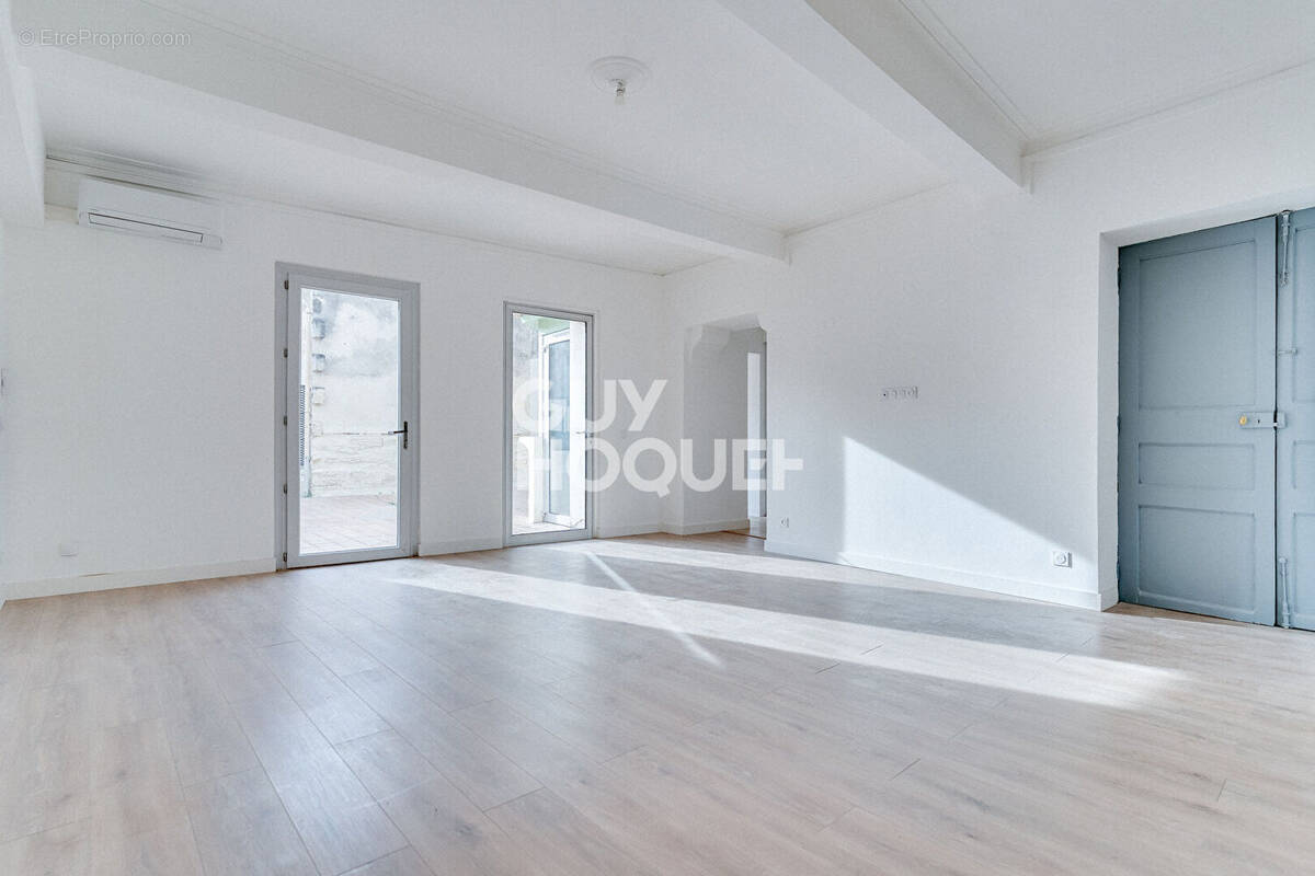 Appartement à BEAUCAIRE