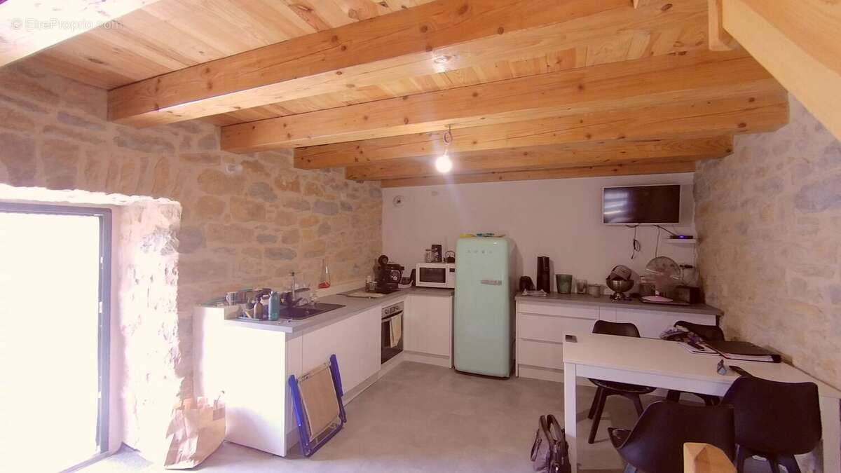 Les Vignes – Au cœur des Gorges du Tarn Charmante maison en pierre entièrement rénovée avec terrasse et parking privé - photo 5