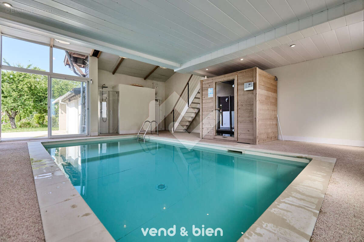 Maison à LARZICOURT
