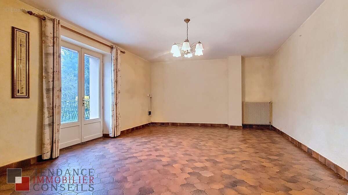 Maison à CHAMBOST-ALLIERES