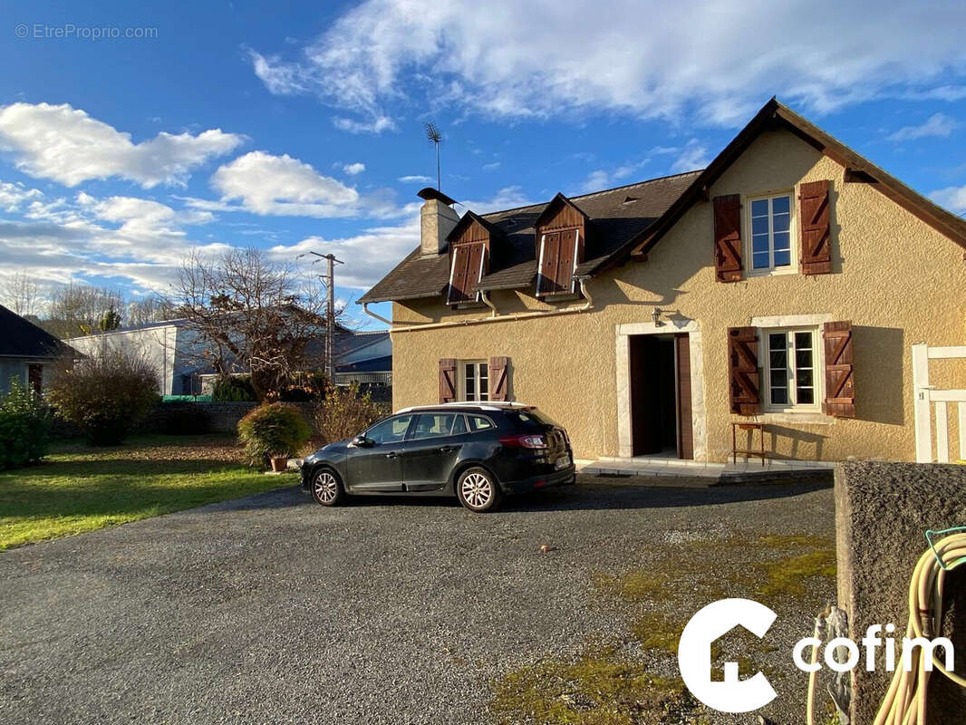 Maison à NAY