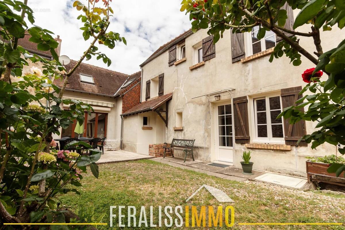 Maison à JOUY-LE-MOUTIER