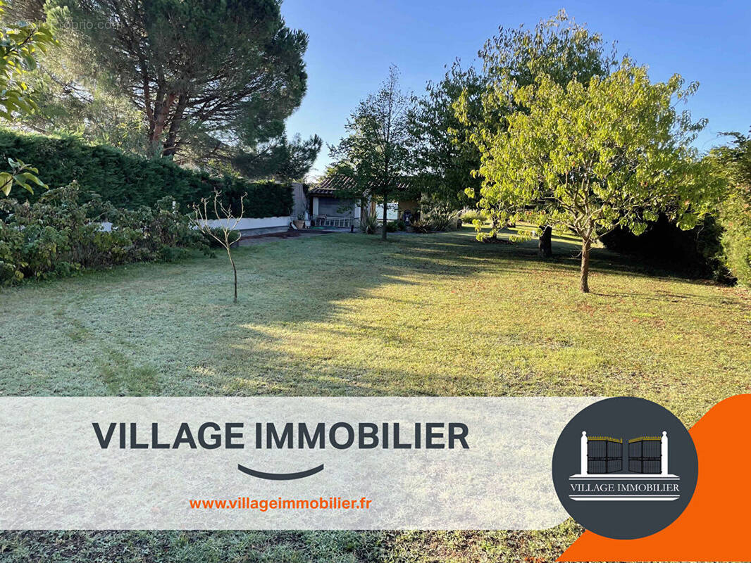 Terrain à SAINT-PRIEST