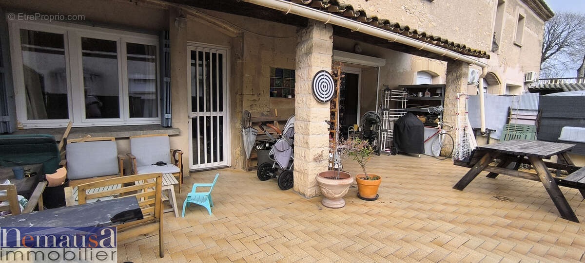 Maison à UCHAUD