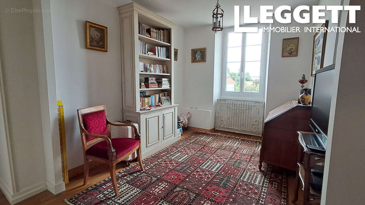 Maison à LA TOUR-BLANCHE
