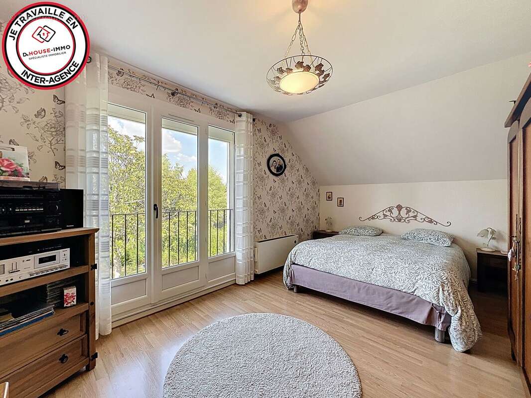 Maison à COMBS-LA-VILLE