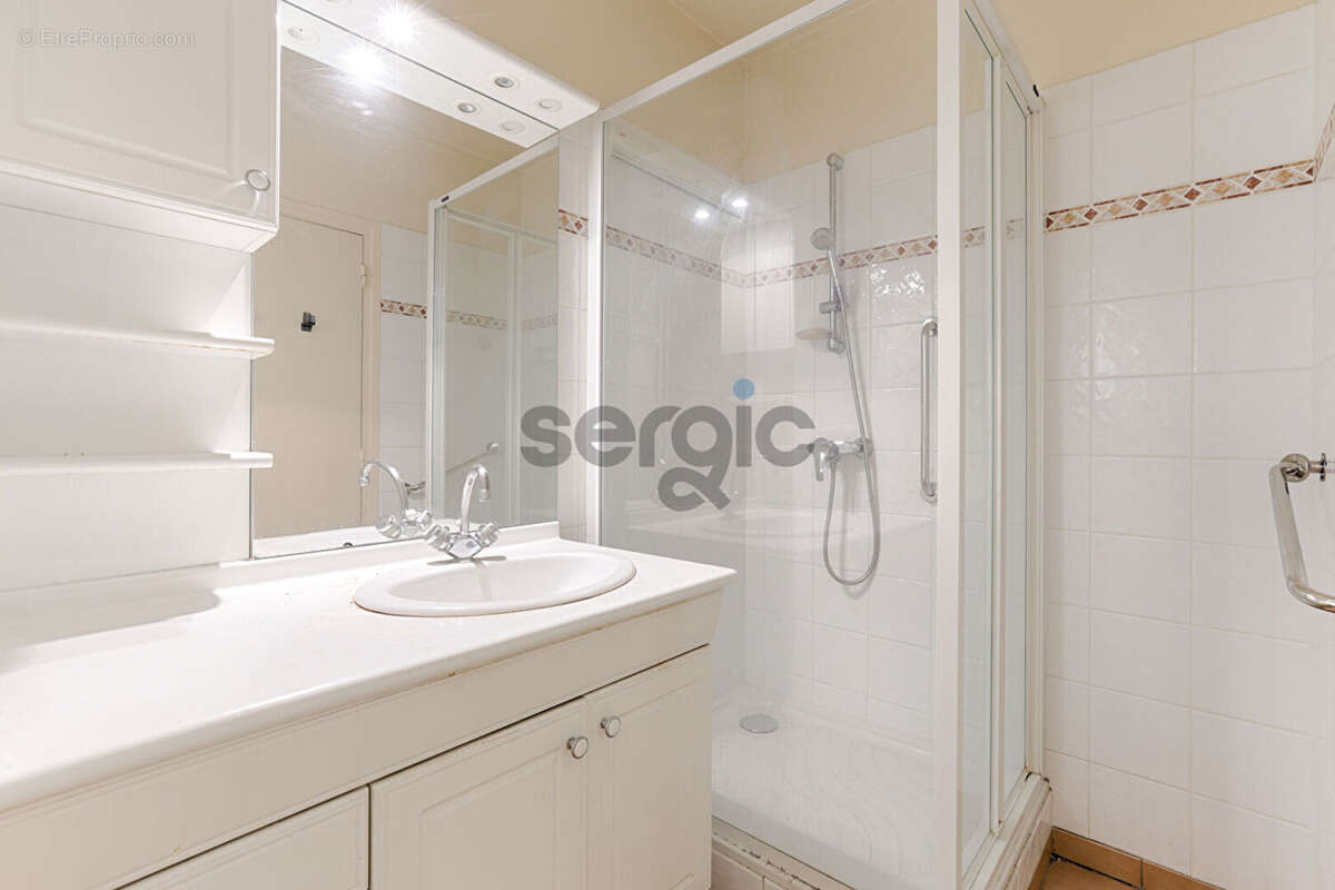 Appartement à PARIS-15E