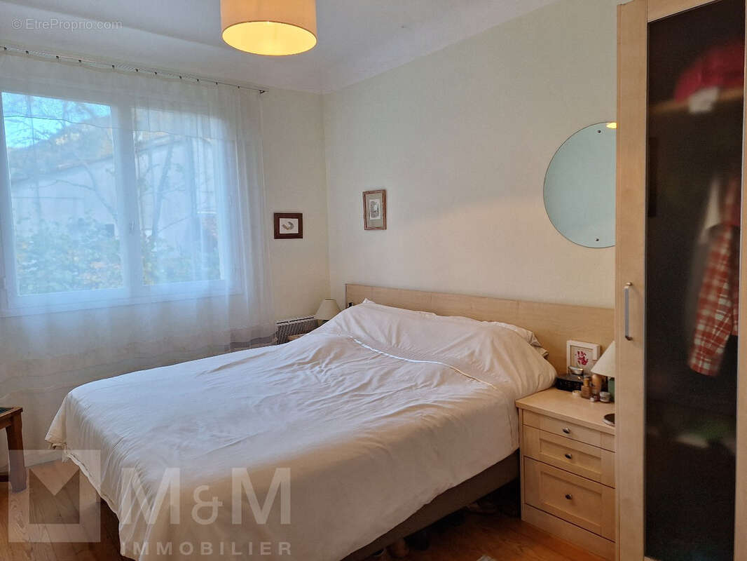 Maison à BESSEDE-DE-SAULT