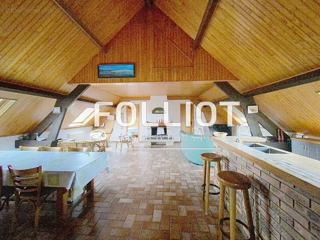 Maison à REGNEVILLE-SUR-MER