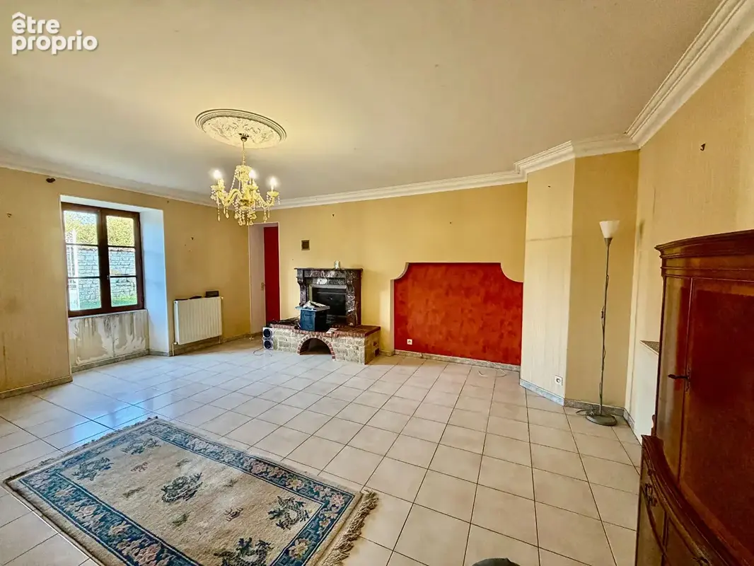 Magnifique maison de 4 chambres avec deux granges et un grand garage - photo 3