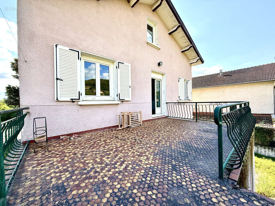 Maison à LIMONY