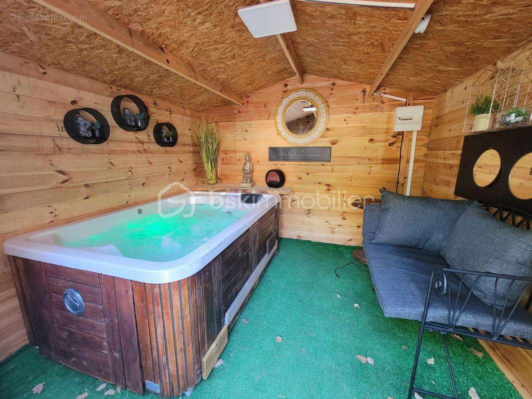 Maison à SOLLIES-TOUCAS