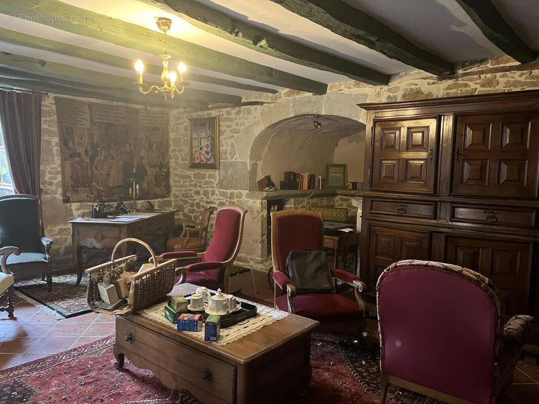 Gîte - Salon + Souillarde - Maison à LIVERNON