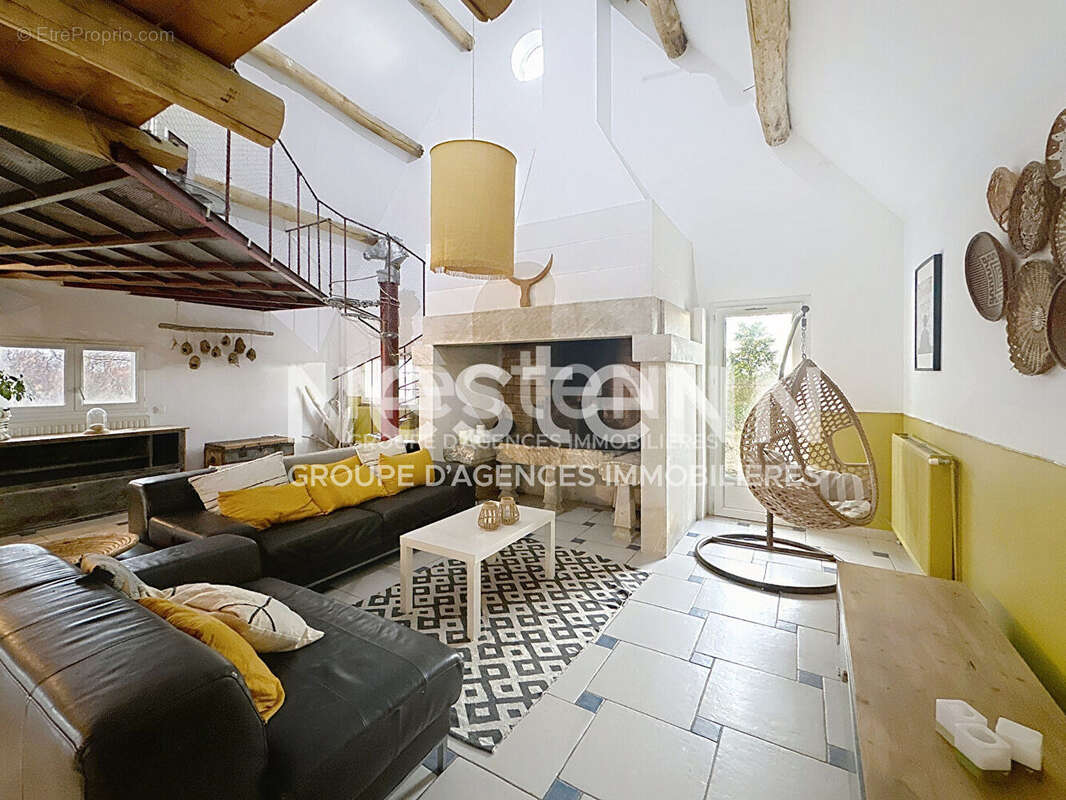 Maison à BELLEGARDE