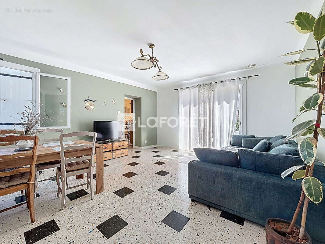 Maison à SAINT-GENIS-DES-FONTAINES