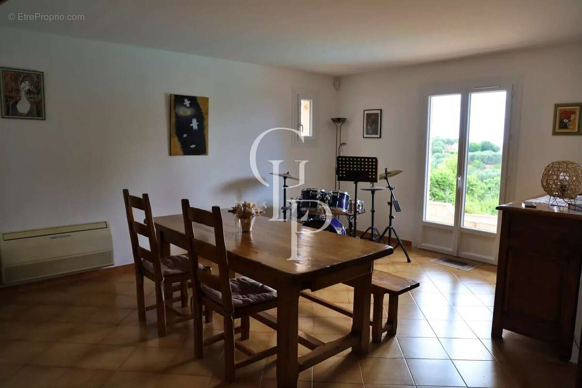 Maison à CAGNES-SUR-MER