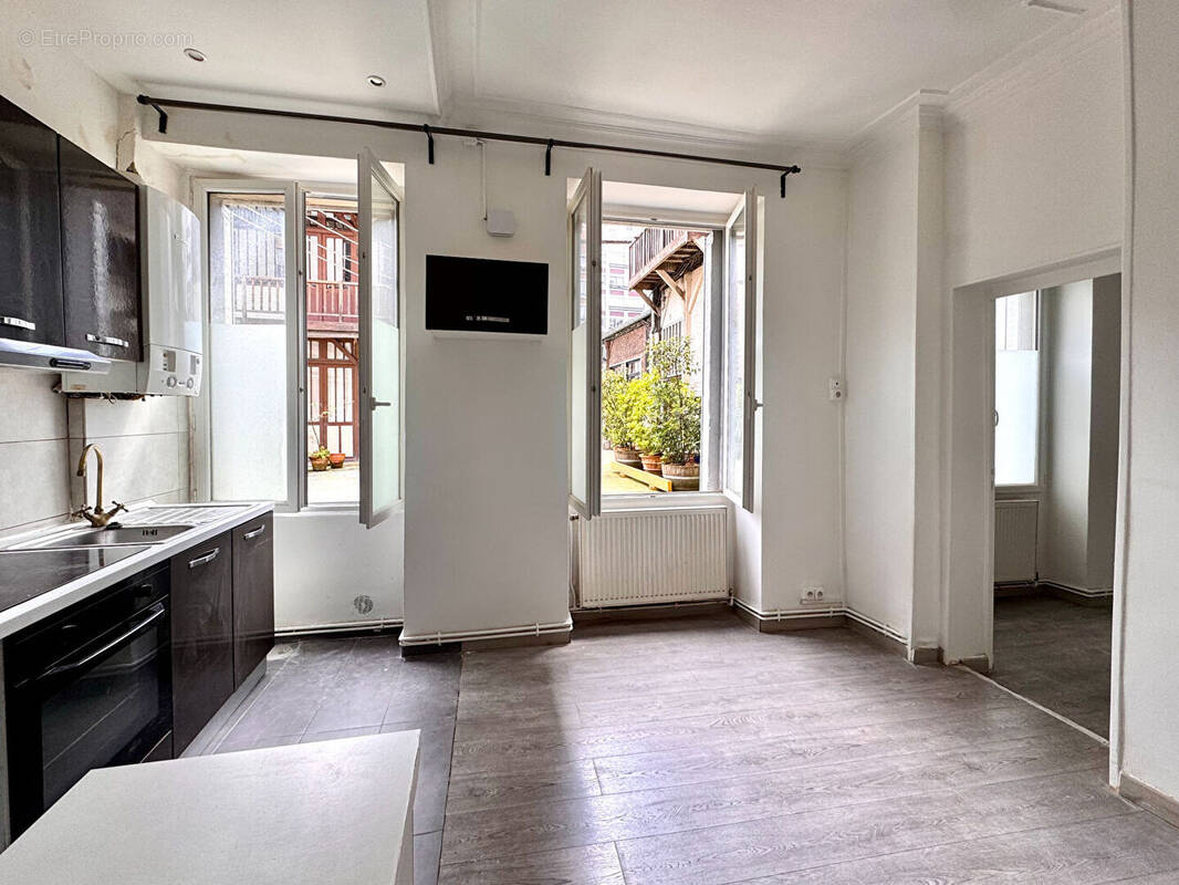 Appartement à PARIS-19E