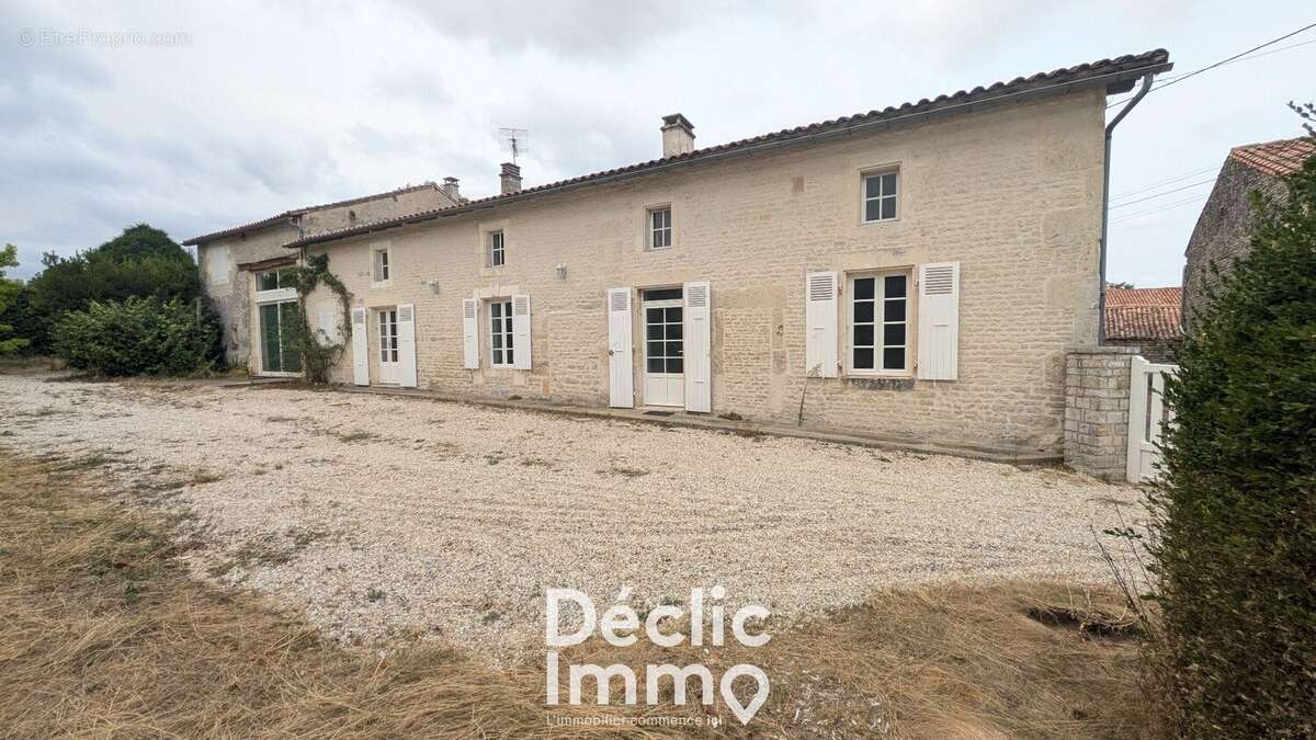 Maison à THEIL-RABIER