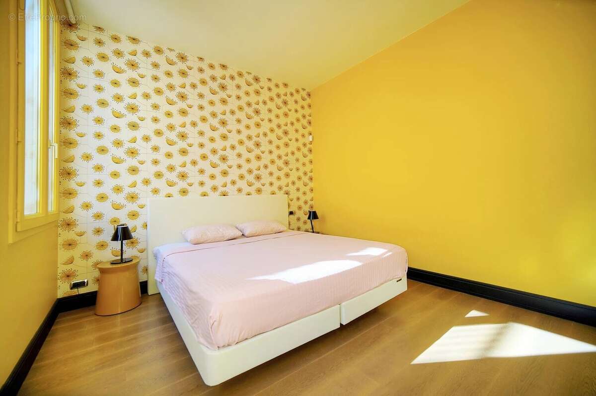 4 pièces rénové – Immeuble Bourgeois Cannes Centre – Prestations luxueuses - photo 17
