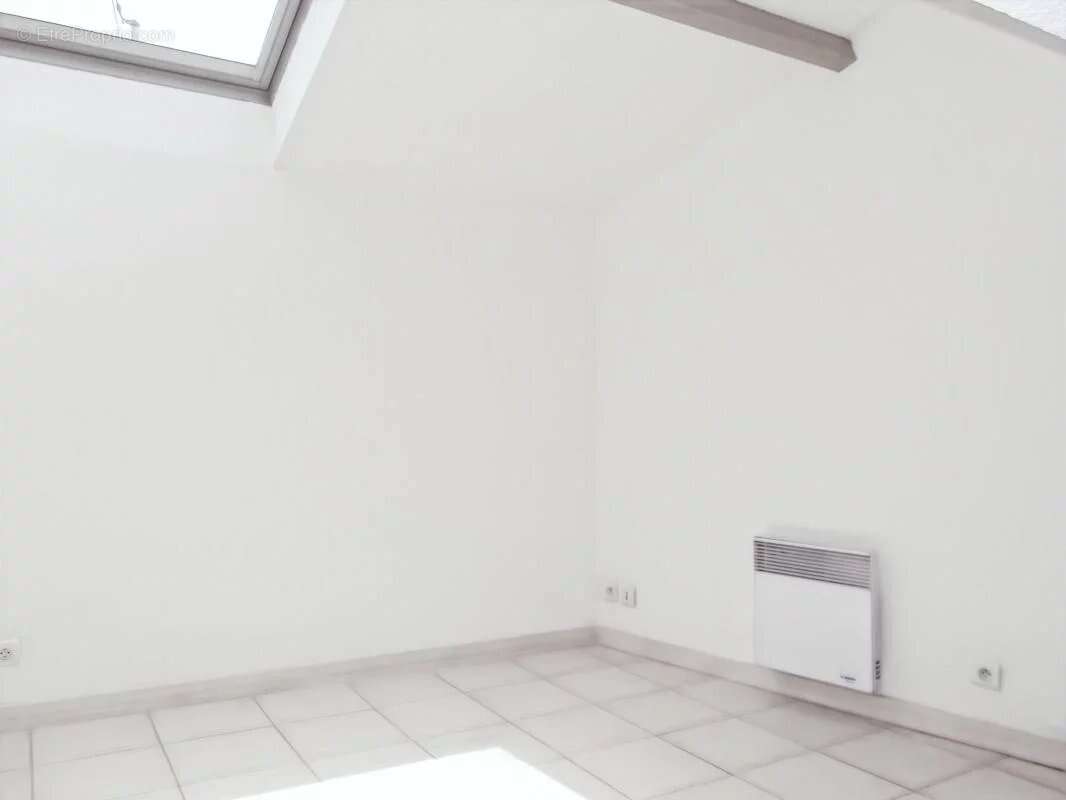 Appartement à VILLENEUVE-LES-AVIGNON