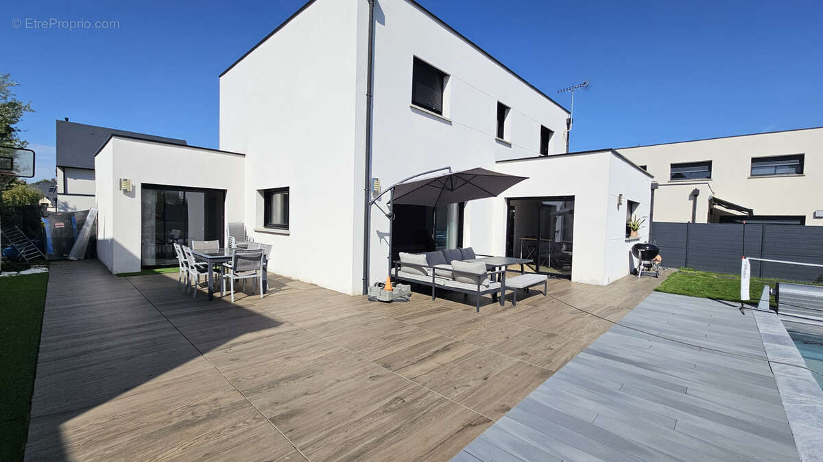 Maison à SAINT-ERBLON