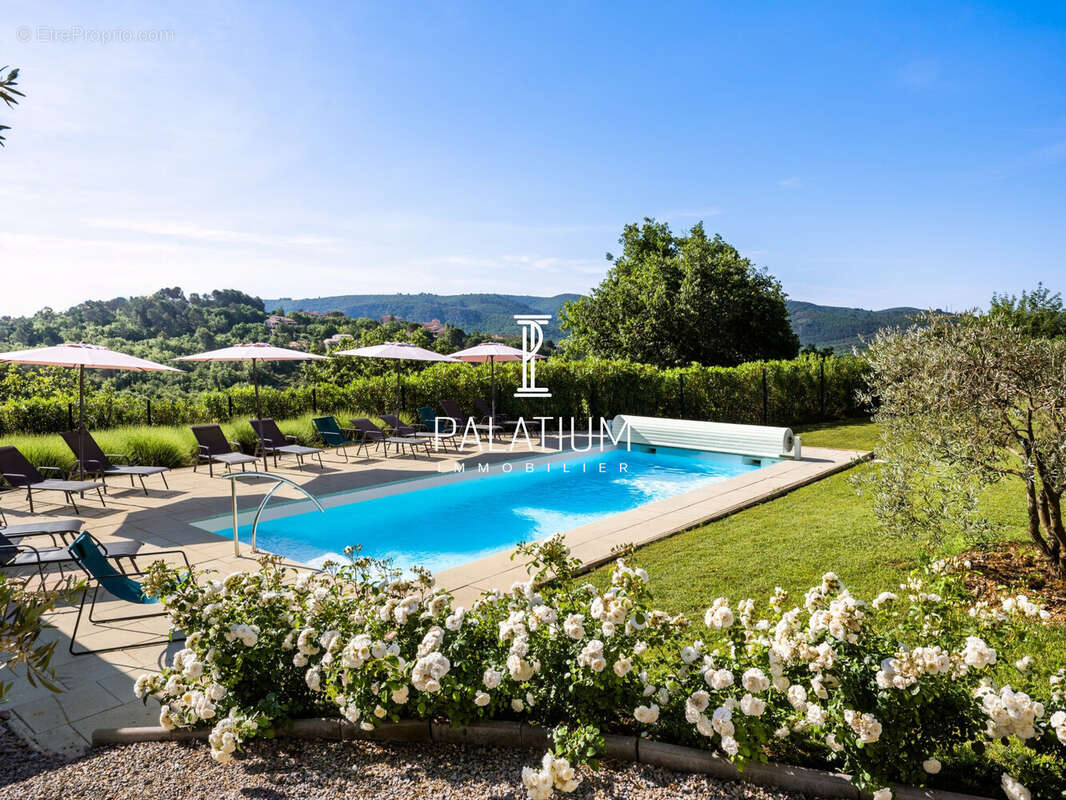 Appartement à GREOUX-LES-BAINS