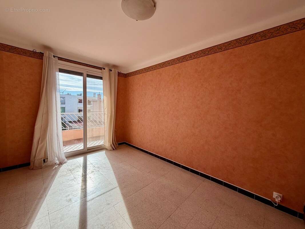 Appartement à SIX-FOURS-LES-PLAGES