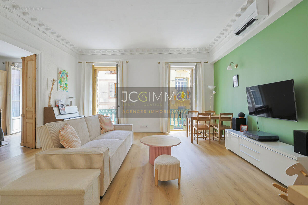 Appartement à HYERES