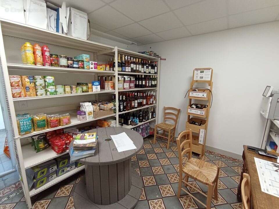 Ensemble immobilier avec épicerie multi-services et - photo 12
