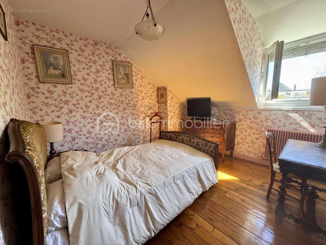 Maison à SAINT-CYR-SUR-LOIRE