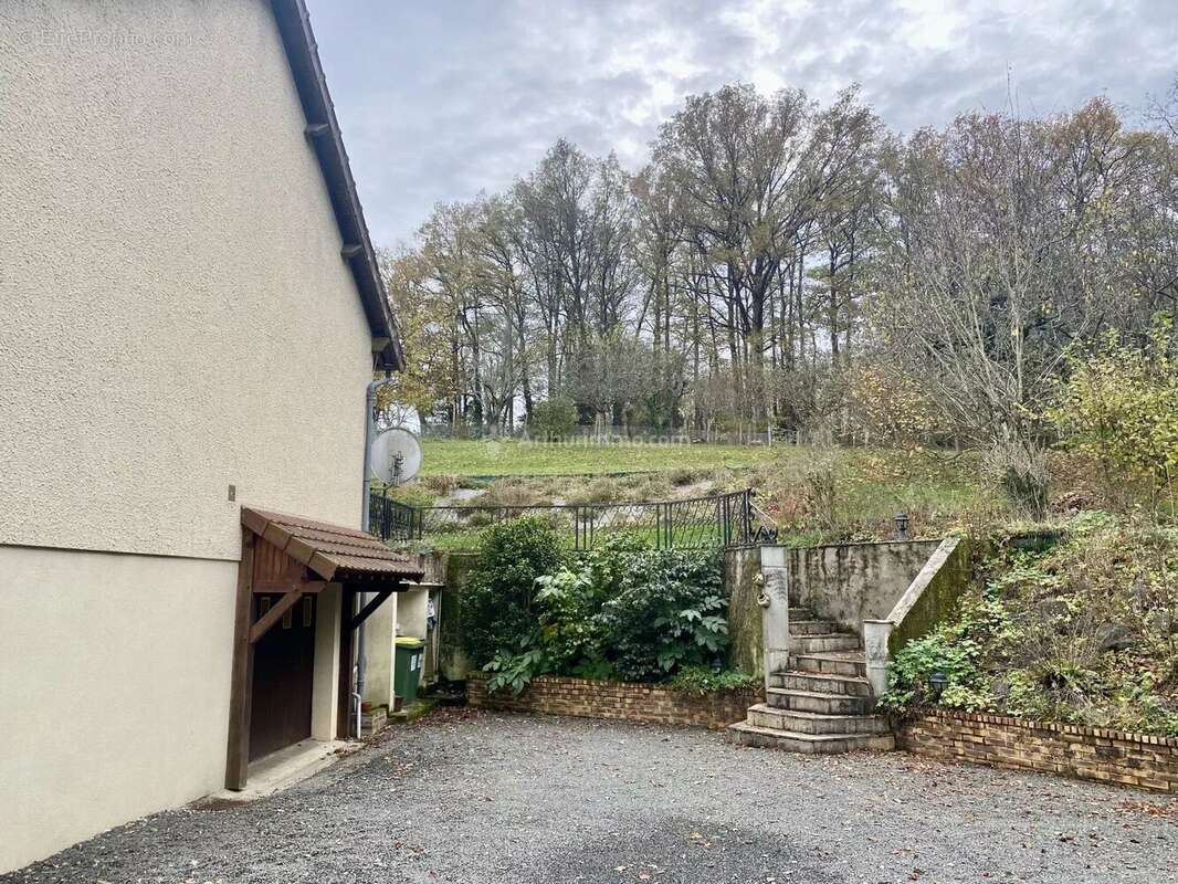 Maison à CHAHAIGNES