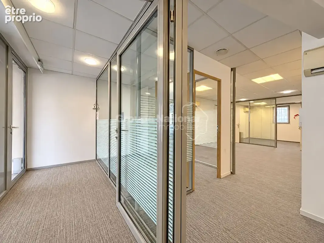 Vente local commercial libre - lunel - quartier gare - local commercial 138 m² - photo 2
