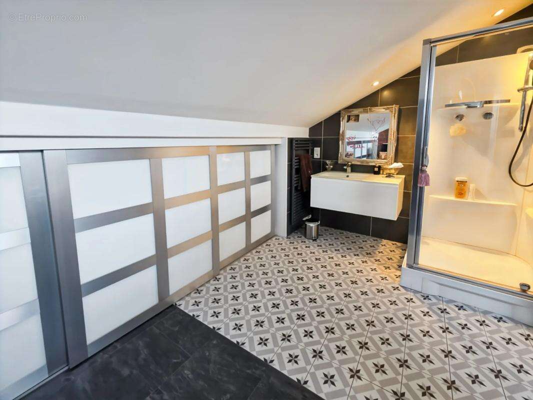 Appartement à AIX-LES-BAINS