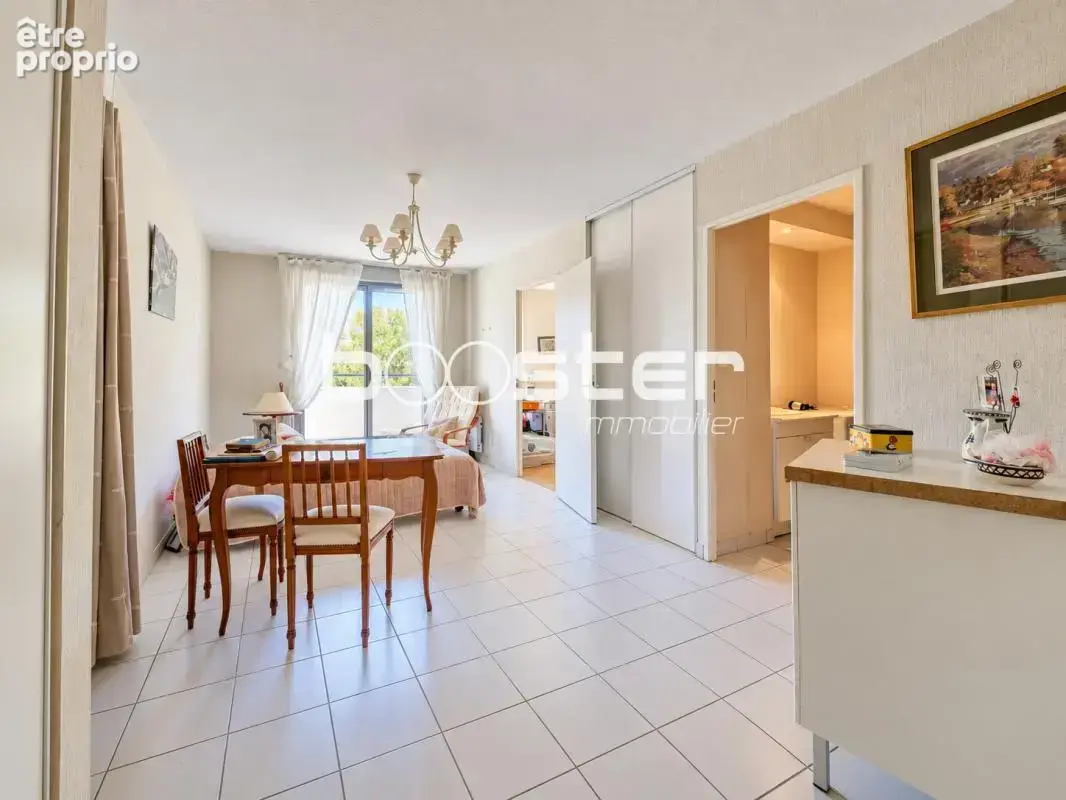 Guilhemery - Vaste Appartement T5 Traversant & Double Parking - photo 10
