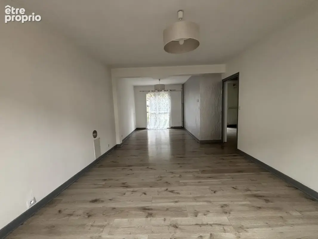 CHATILLON SUR SEINE : proche du centre ville ,maison rénovée de 120 m2 avec grange de 100m2 et cour - photo 7
