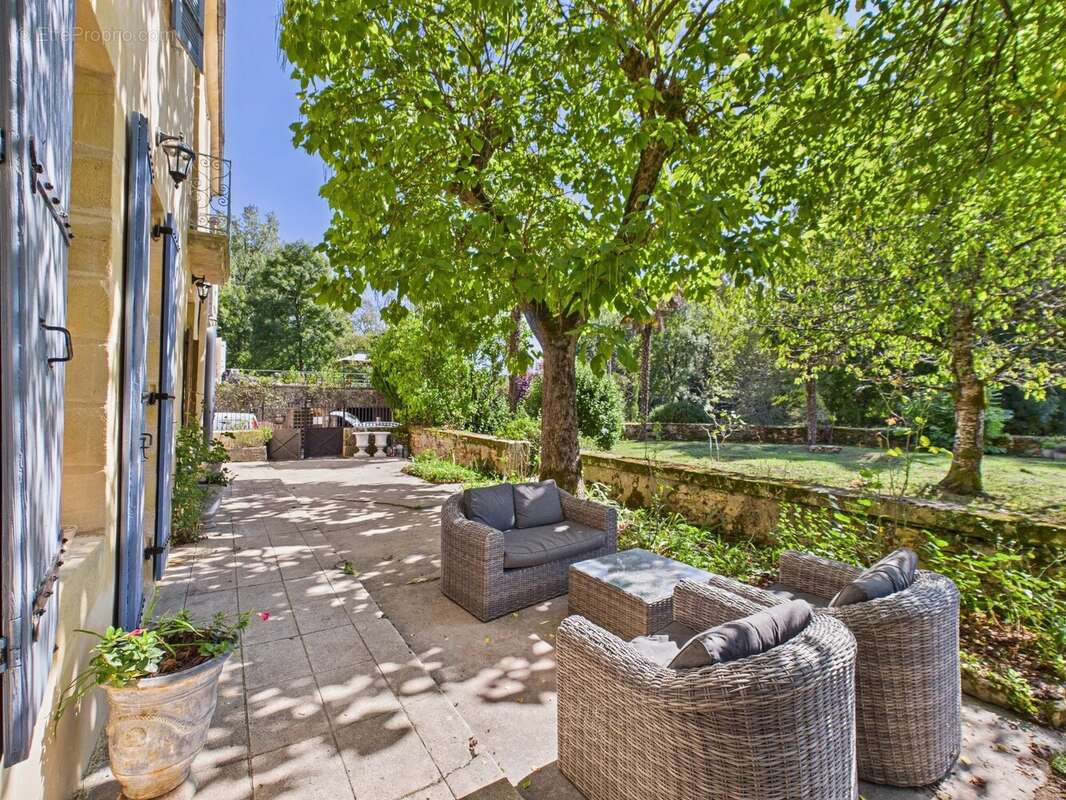 Maison à BEYNAC-ET-CAZENAC