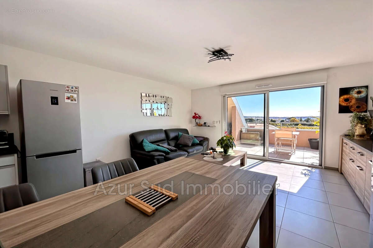 Appartement à VALLAURIS