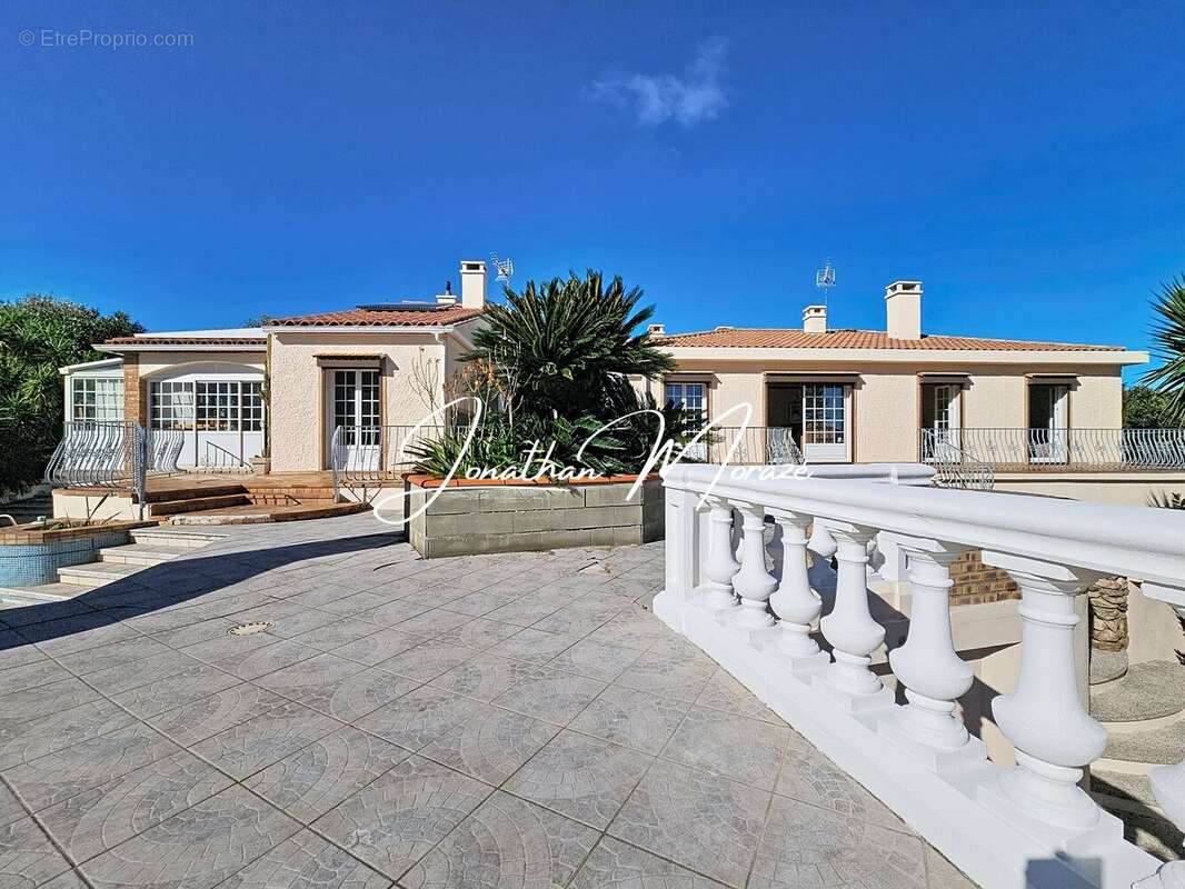 Maison à VILLELONGUE-DELS-MONTS