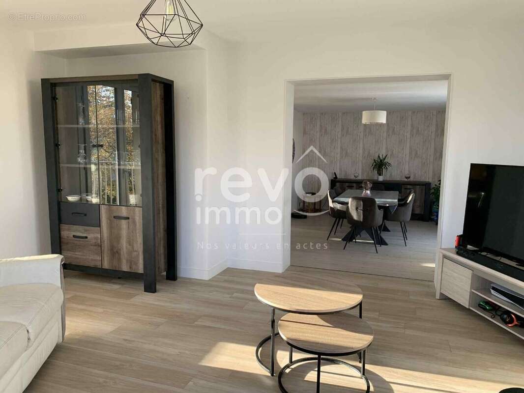 Maison à SAINT-LAURENT-SUR-SEVRE