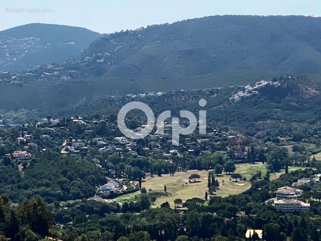 Appartement à MANDELIEU-LA-NAPOULE